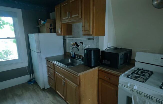 102 Center Ave