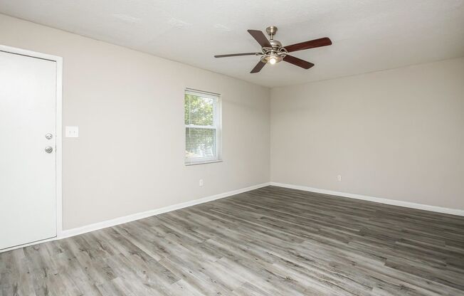 2 beds, 1 bath, 770 sqft, $1,100, Unit G5