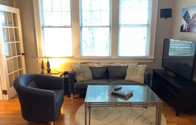 1 bed, 1 bath, $1,600