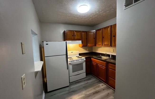 2 beds, 1 bath, 800 sqft, $995