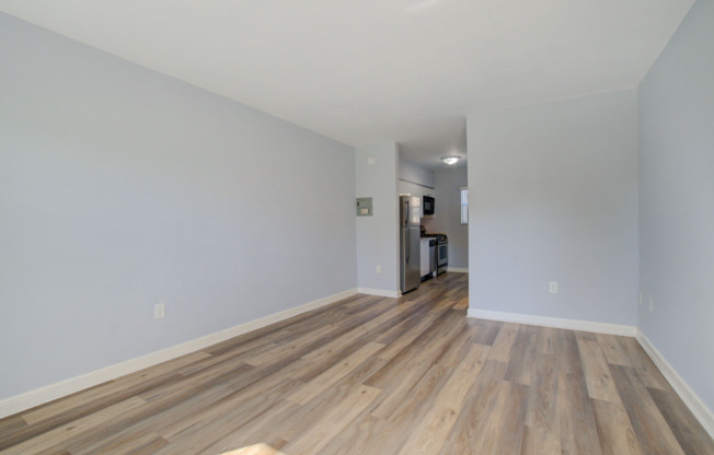 Studio, 1 bath, 420 sqft, $1,375, Unit 119