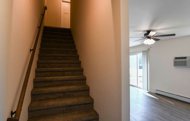 2 beds, 1.5 baths, 1,142 sqft, $1,620, Unit HO 137-02