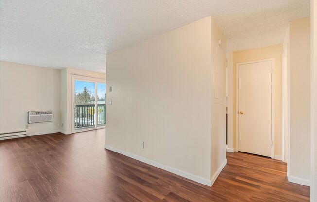 1 bed, 1 bath, 770 sqft, $1,325, Unit 58