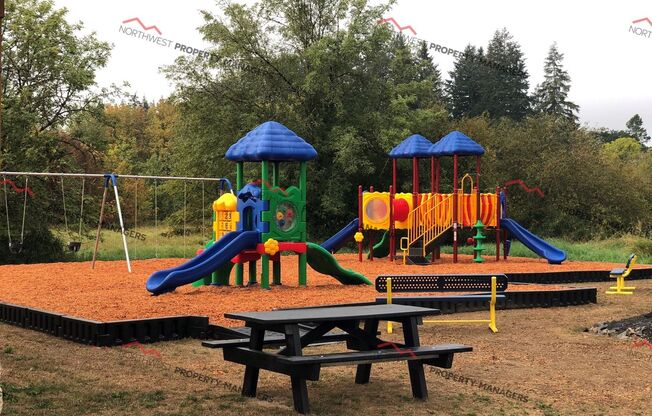 3 beds, 2.5 baths, 1,250 sqft, $1,800, Unit #50