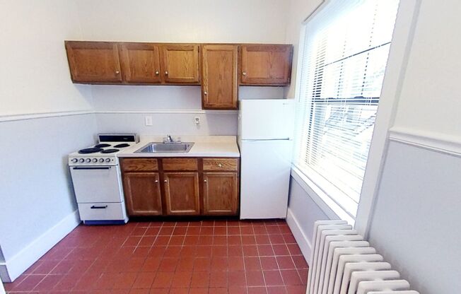 Studio, 1 bath, 200 sqft, $895, Unit 593-03 Park Ave