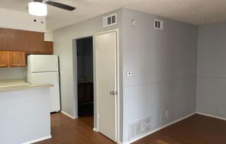 1 bed, 1 bath, $700, Unit 116