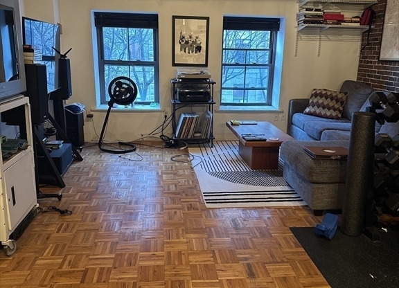 120 Commercial St Apt 4-2