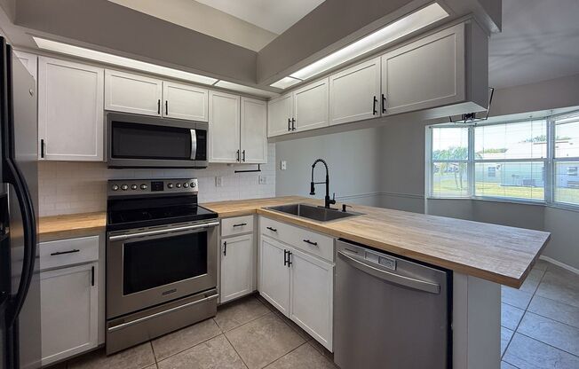 4217 AVANTI CIR