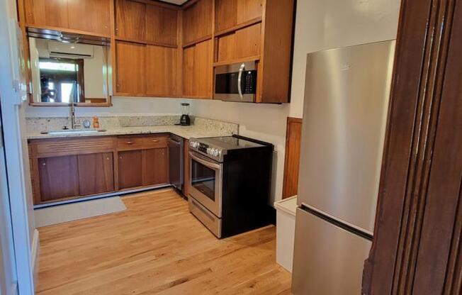 1 bed, 1 bath, 499 sqft, $2,300