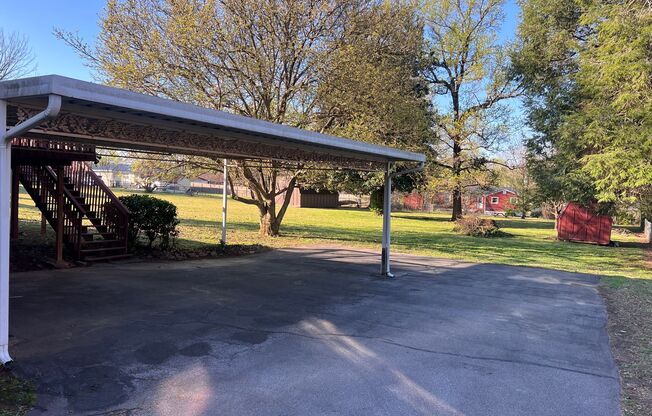 Glengarry Park with Large Yard