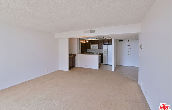 2 beds, 2 baths, 1,037 sqft, $4,100, Unit 1612