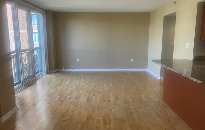 1 bed, 1 bath, 854 sqft, $3,375, Unit 428