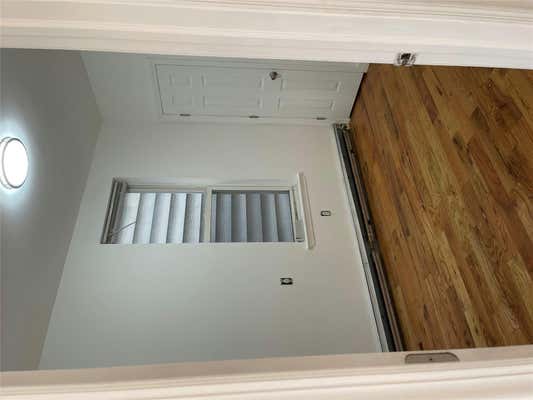 3 beds, 2 baths, 950 sqft, $3,300