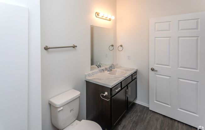 3 beds, 2 baths, 1,265 sqft, $1,670, Unit 4017-130
