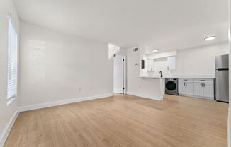 1 bed, 1 bath, 530 sqft, $1,095, Unit 44