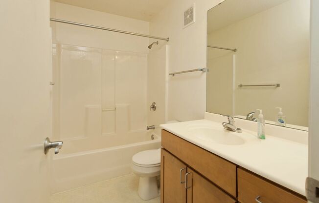 2 beds, 2.5 baths, 1,388 sqft, $1,950, Unit 59