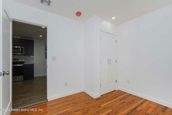 2 beds, 1 bath, 3,300 sqft, $2,500, Unit 2