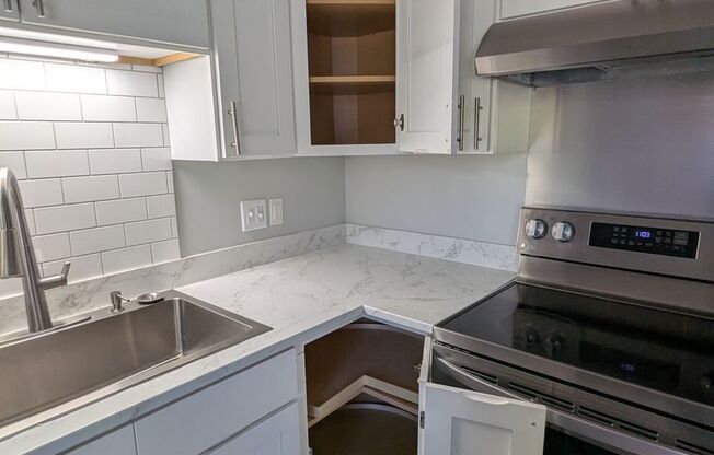 2 beds, 1 bath, 855 sqft, $1,049, Unit 3366-07