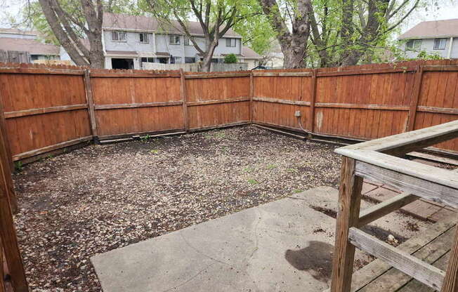 926 BREEZEWOOD CIR