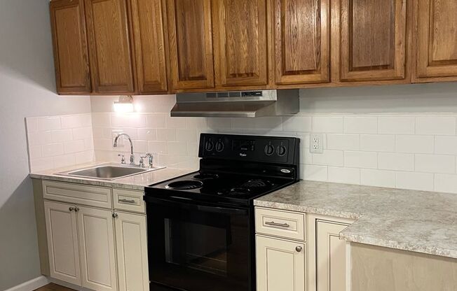 1 bed, 1 bath, 610 sqft, $1,100, Unit 46