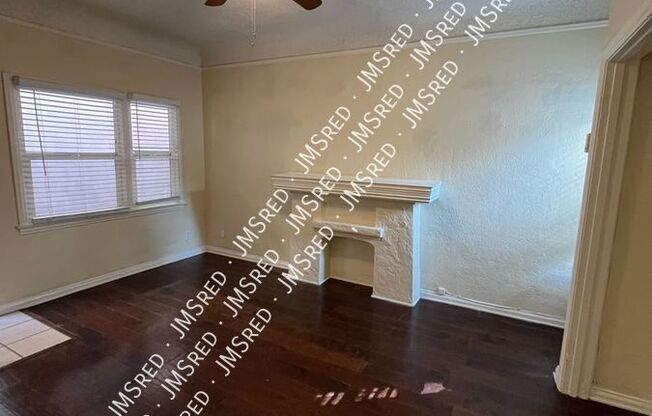 715 E 5th Street