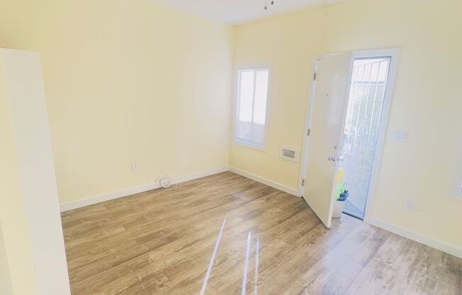 2 beds, 1 bath, $2,150
