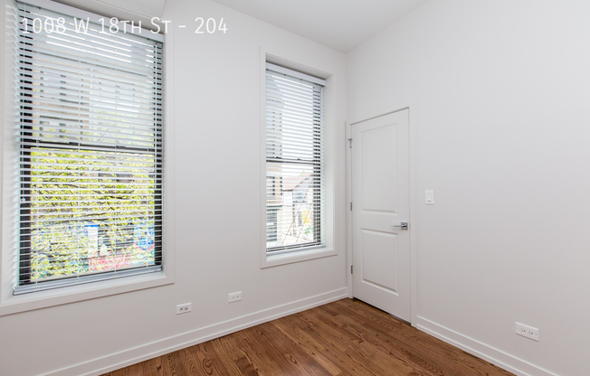 1008 W 18 ST