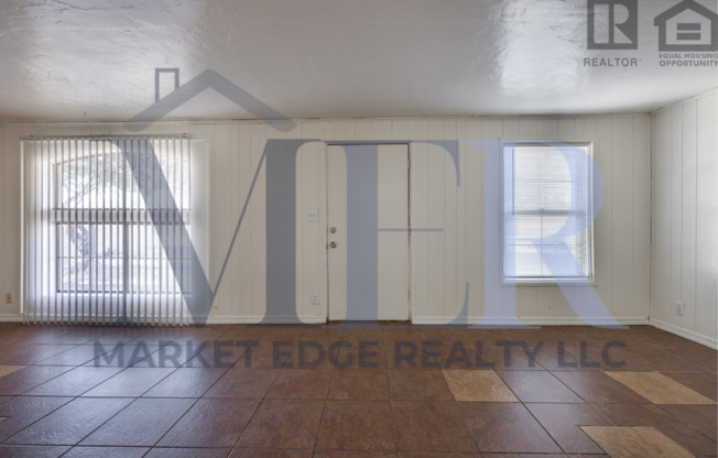 3Bed/1Bath House at Chandler Blvd/McQueen Rd! Move-In Ready on 06/04/2026! -- NO HOA! RV GATE!