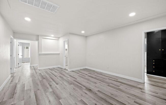 5528-5530 Dorothy Drive