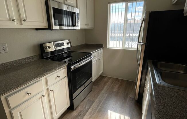 1 bed, 1 bath, 592 sqft, $1,015, Unit 78