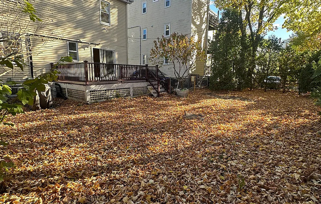 28 MONTFERN AVE