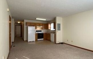 2 beds, 1 bath, $895, Unit APT. 2