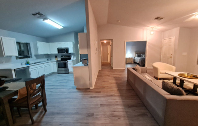 11305 W PINEHOLLOW DR