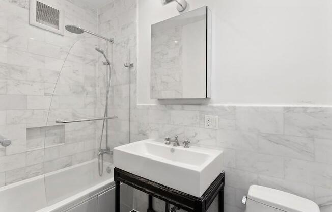 51 E 7 ST