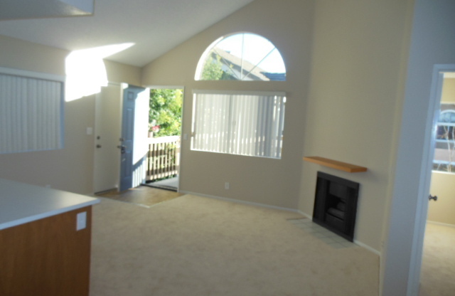 Greenbrier: Upper Level 2 Bedroom 2 Bath Condo