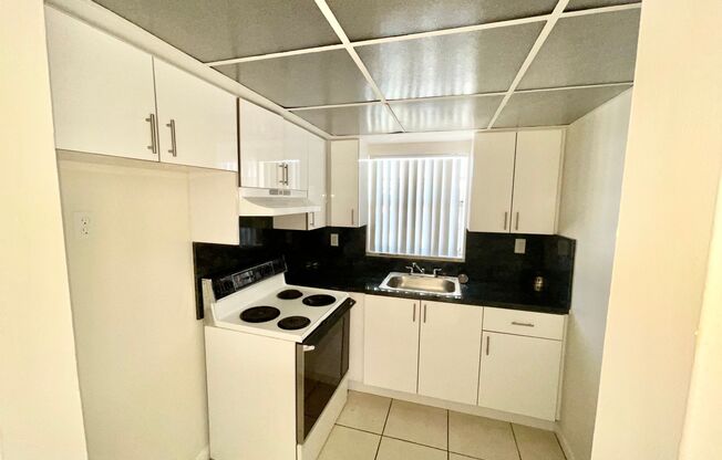 Charming 2-Bedroom Apartment Home with Modern Amenities in Miami Gardens