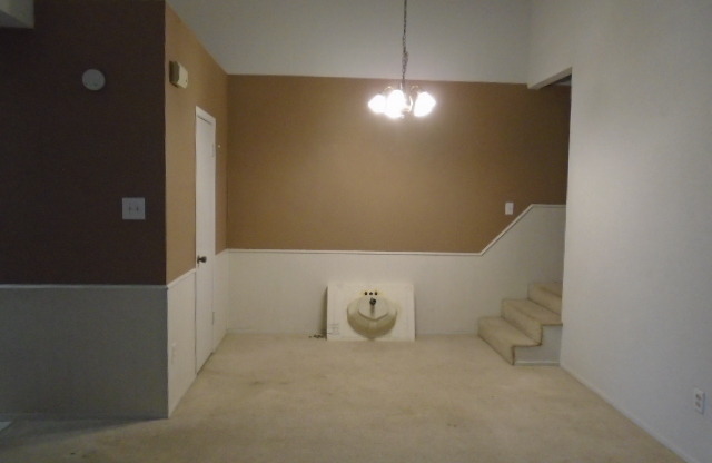 2 beds, 2 baths, $1,295