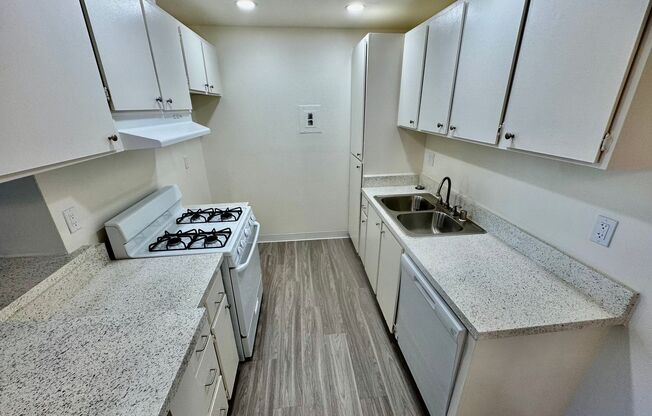 1 bed, 1 bath, 700 sqft, $2,010, Unit 448