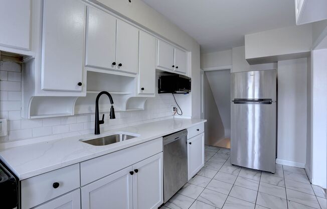3-Bedroom 2-Bath Row Home Minutes from Morgan State