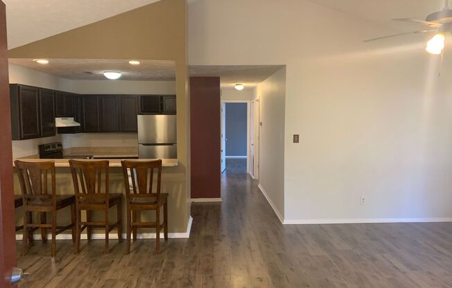 2 beds, 2 baths, $1,200