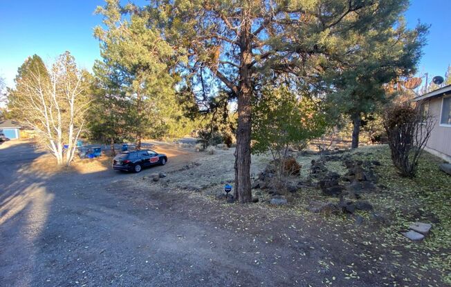 Lovely 3 Bedroom home on 1/2 Acre Lot in NE Bend!