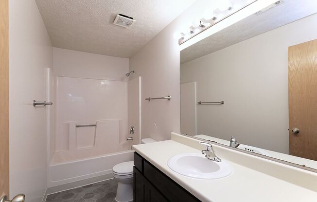 2 beds, 2 baths, 1,147 sqft, $1,335, Unit AL-78