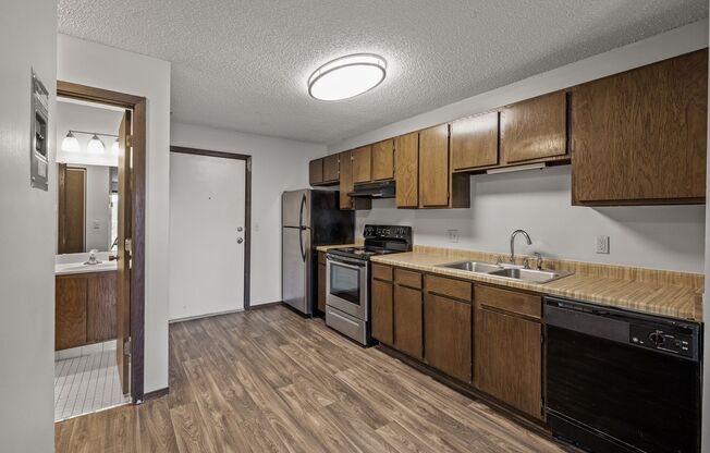 Studio, 1 bath, 445 sqft, $1,070, Unit 335