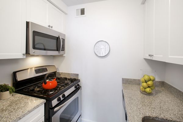 1 bed, 1 bath, 793 sqft, $5,796, Unit 7B