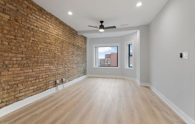 3 beds, 1 bath, 524 sqft, $2,300, Unit 1556-1P