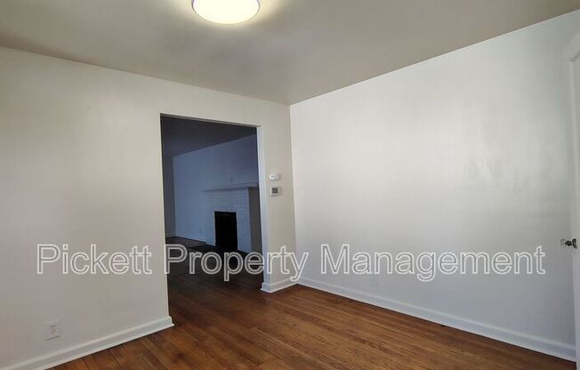 2103 N LAFAYETTE AVE