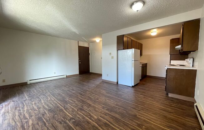 1 bed, 1 bath, $925, Unit Unit 12