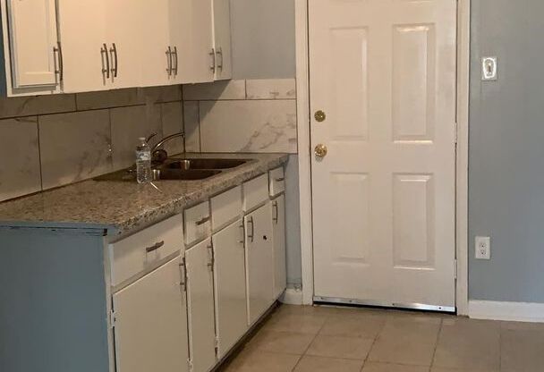 Affordable spacious 4bed/2bath single-family house!