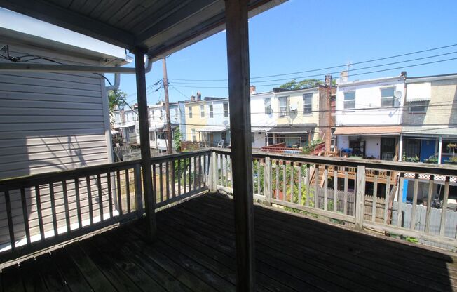 3 beds, 1 bath, $1,695, Unit # 324