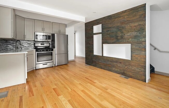81 HULL ST